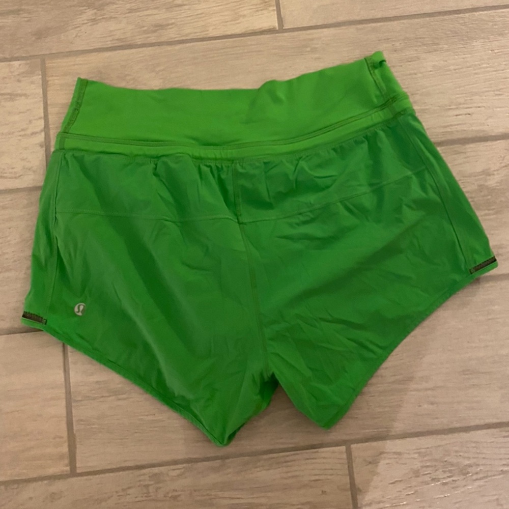 Lululemon Shorts, size 6